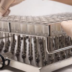 Are there too many sample vials and difficult to wash? Laboratory glassware washers double cleaning efficiency and upgrade cleanliness!